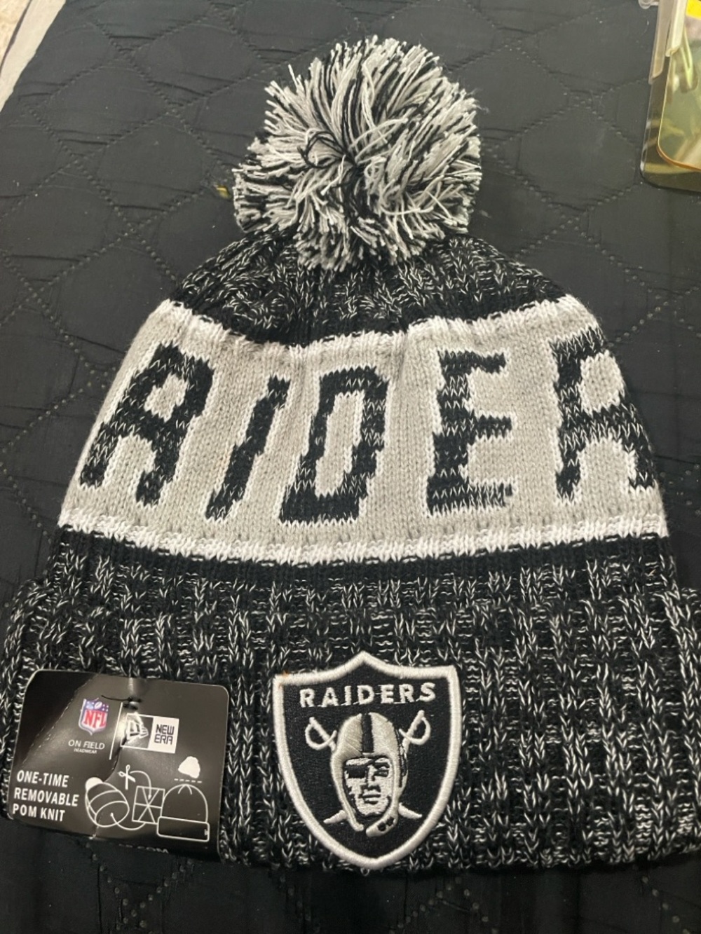 New Era Raiders Black & White Pom Knit Beanie